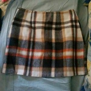 Women's side zipper plaid skirt size large. New never been worn. NWOT